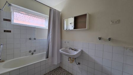 Bright & Easy Living - Photo 5