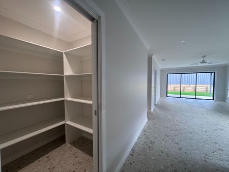 Comfortable & Convenient Living - Photo 5