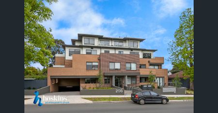 Perfectly Positioned Apartment - Photo 3