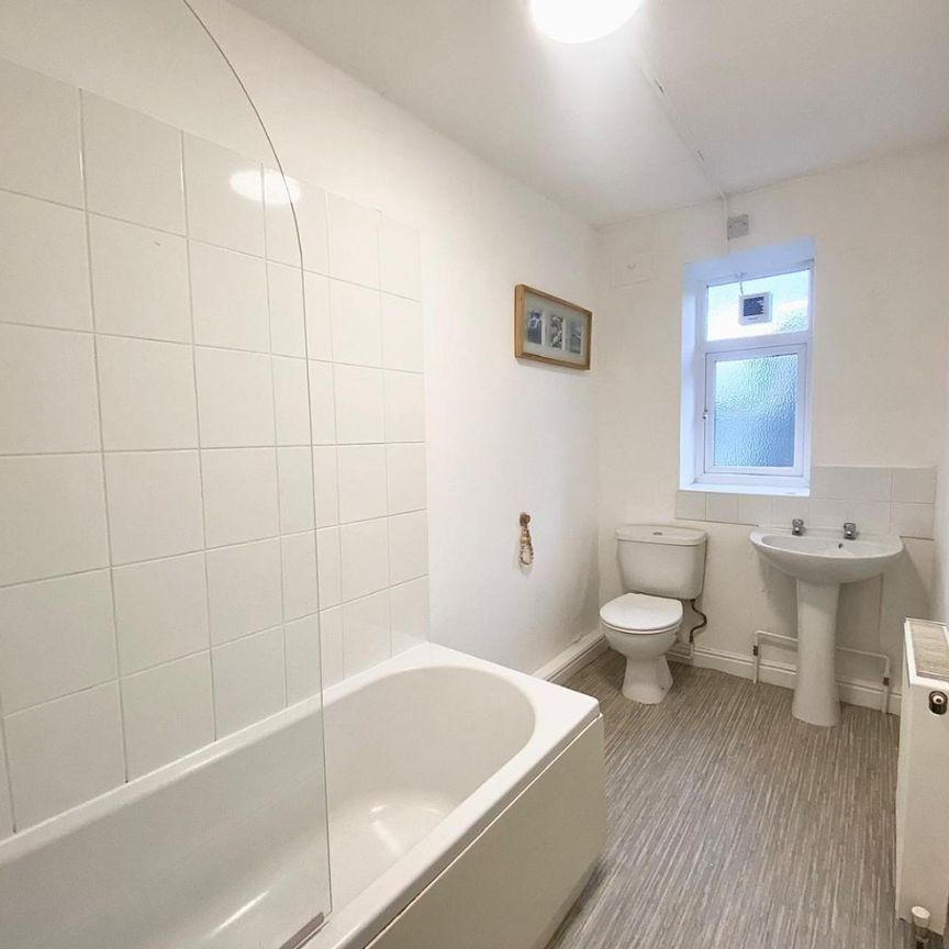 1 bedroom Flat To Let Total Size: 539 SQ FT - Photo 1