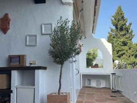 2 bedroom luxury Flat for rent in Benahavís, Spain - Photo 2