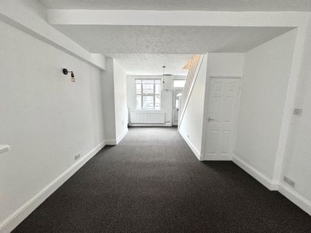 2 bedroom terraced house to rent - Photo 2