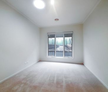 Spacious Family Living in Sought-After Tarneit Location - Photo 4