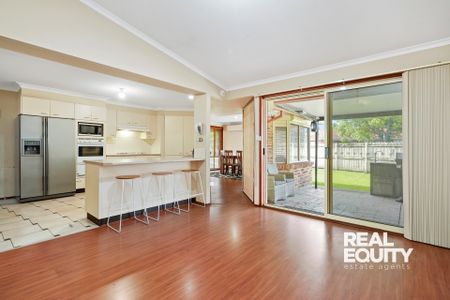 23 Bundarra Crescent, Wattle Grove NSW 2173 - House For Rent | Domain - Photo 4