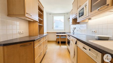 8Min zur U2 - helle 3-Zimmer-DG-Wohnung - sonnige Terrasse - teilmöbliert - Tiefgarage - top Anbindung - Photo 5