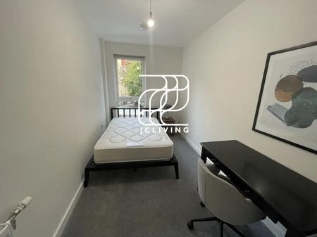 3 bedroom flat to rent - Photo 4