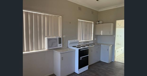 ONE BEDROOM UNIT CLOSE TO CBD - Photo 1