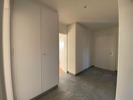 For rent in Orpond: stylishly renovated 4-room apartment with sunny balcony in a well-maintained building. - Foto 4