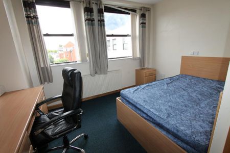 9 bedroom flat to rent - Photo 4