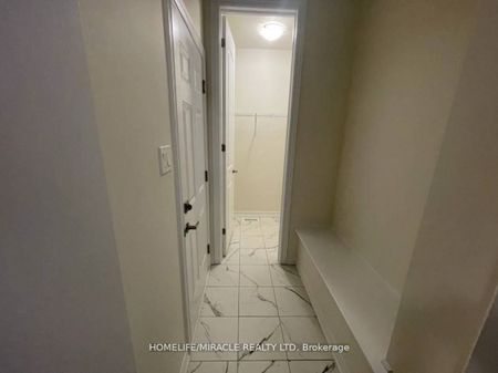 Detached Home For Lease | X8137476 - Photo 3