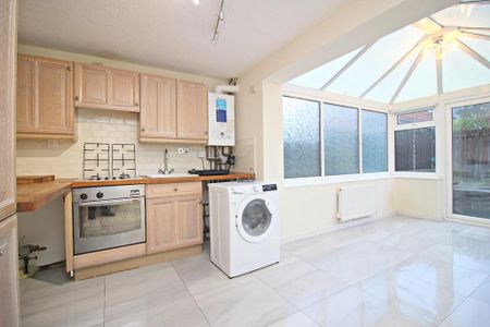 2 bedroom terraced house to rent - Photo 4