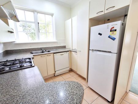 Spacious, Sunny 3-Bedroom Home in Prime Karori Location - Photo 2
