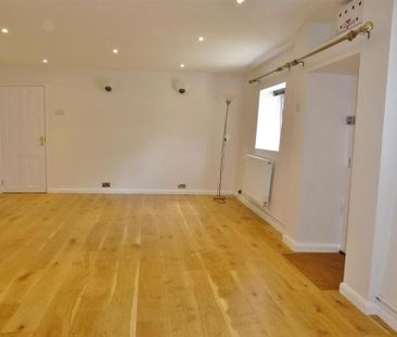 2 bedroom cottage to rent - Photo 2