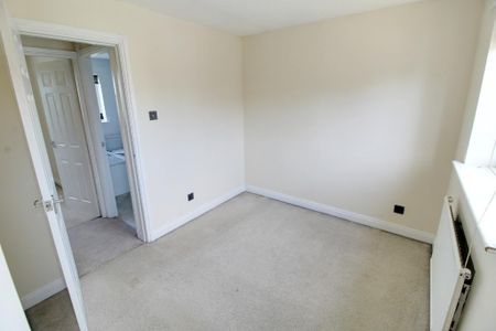 2 bedroom semi-detached house to rent - Photo 3
