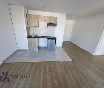 Location Appartement 2 pièces 40m² MOISSY CRAMAYEL 77550 - Photo 2