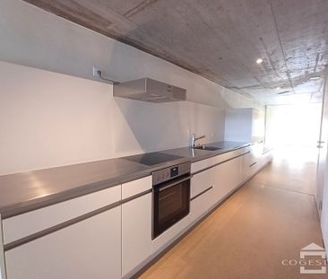 Appartement traversant avec une belle luminosité, centre ville! - Photo 2