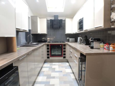 6 bedroom house of multiple occupation to rent - Photo 5