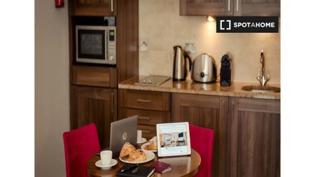 Serviced 1 Bedroom Apartment to Rent in Dublin 2 - Photo 4
