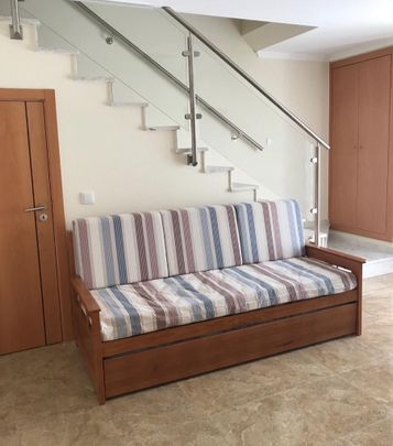 Apartamento T2 Duplex no centro de Monte Gordo para arrendamento de Outubro a Maio com Wi-Fi. - Photo 1