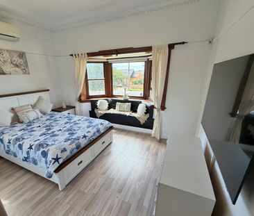 A Fully Furnished and well-presented renovated double brick home - Photo 6