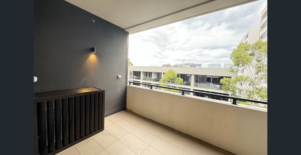 Spacious 2-Bedroom Apartment for Lease Now! - Photo 1