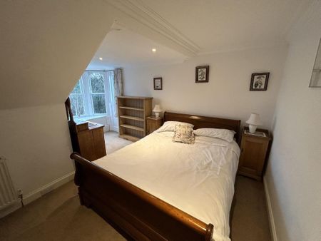 4 bedroom flat to rent - Photo 4