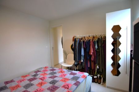 Lichtrijk 2-slpk appartement met privé parking nabij Rumbeke - Photo 2