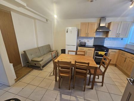 3 bedroom terraced house to rent - Photo 2