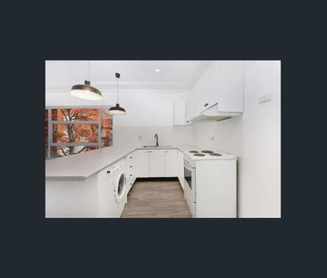 Modern Living in Woolooware - Photo 2