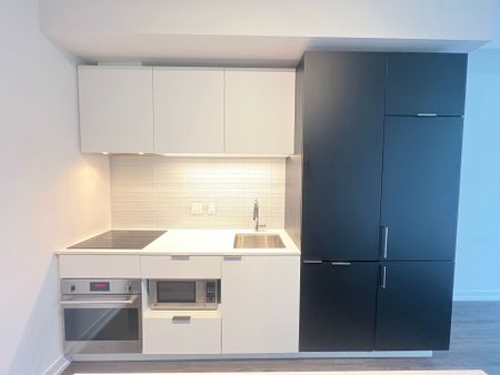 For Lease - 33 Helendale Avenue Unit# 401, Toronto, Ontario - Photo 2