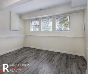 House in Coquitlam, BC - Photo 6