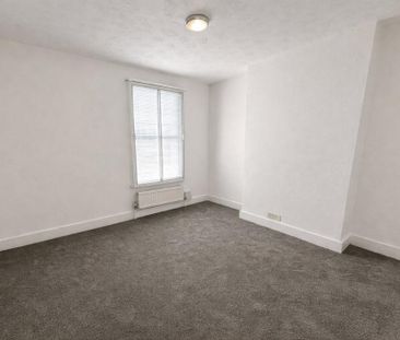 2 bedroom end of terrace house to rent - Photo 2