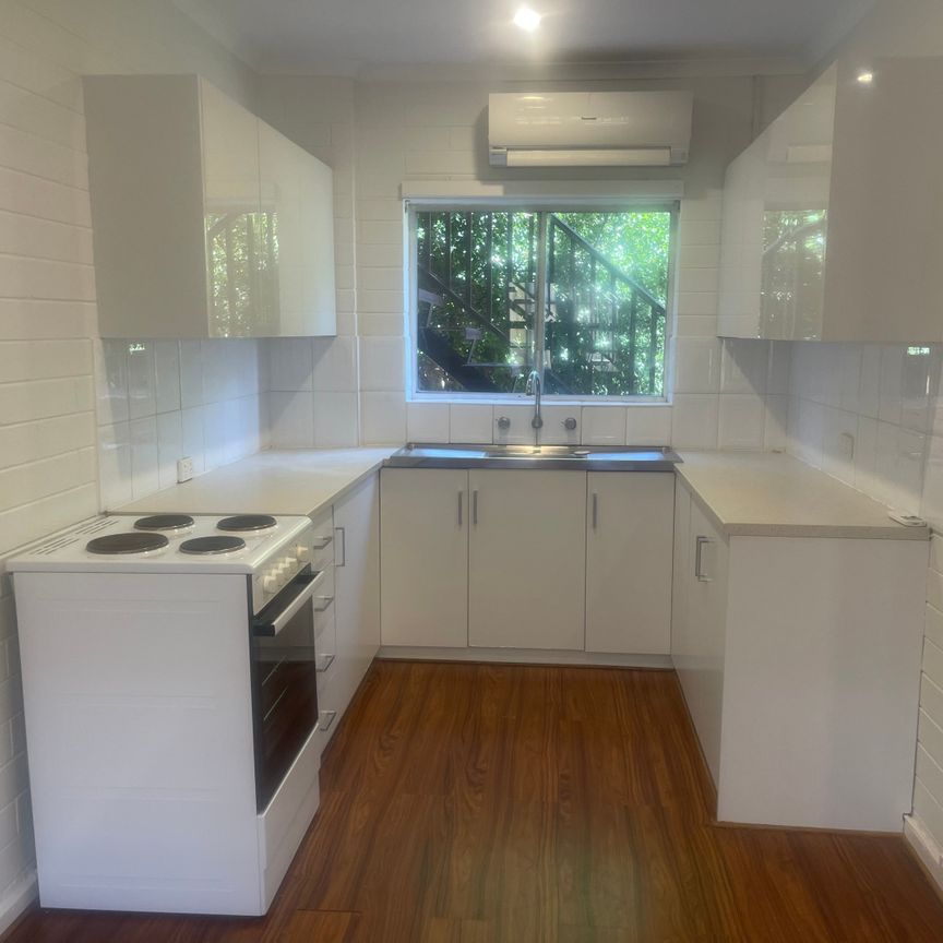 Ideally Located - Short Walk To The Beach! - Photo 1