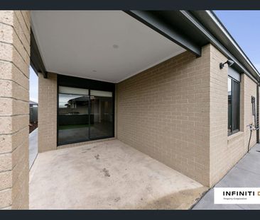 PERFECT FAMILY HOME - Photo 5