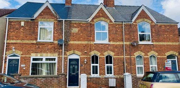2 bedroom terraced house to rent - Photo 2