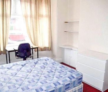 4 bedroom terraced house to rent - Photo 2