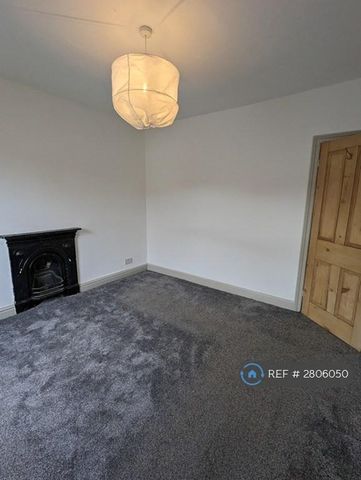 3 bedroom terraced house to rent - Photo 5