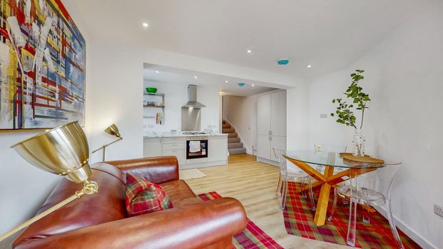 Buckstone Shaw, Fairmilehead, Edinburgh, EH10 6XP - Photo 1