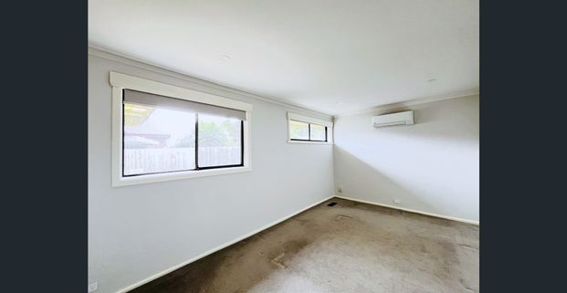 Beautifully Renovated 3-Bedroom Family Home in a Prime Location - Photo 1