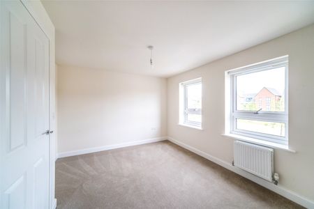 3 bedroom house to rent Box Crescent, Houghton Regis, Dunstable, Bedfordshire, LU5 - Photo 2