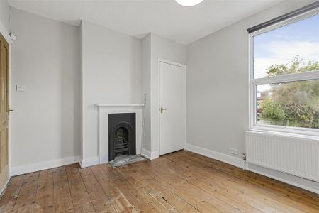 2 bedroom semi-detached house to rent - Photo 5