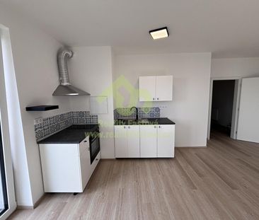 Pronájem bytu 1+kk a garsoniéry 86 m² - Fotografie 2