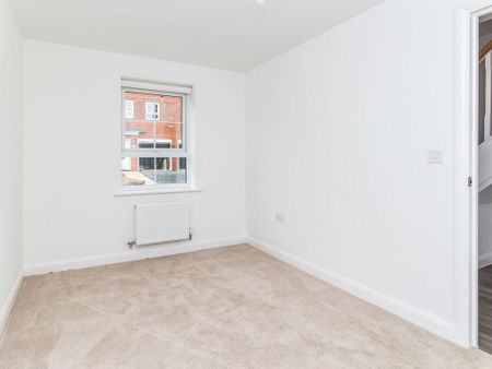 3 bedroom semi-detached house to rent - Photo 3