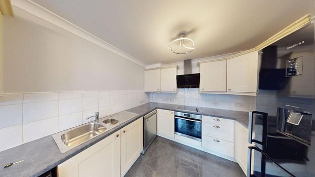 4 bedroom property to rent - Photo 1