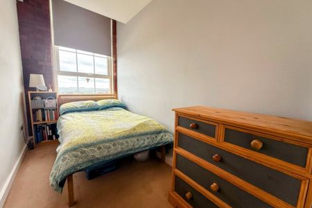 Commercial Street, Morley, LEEDS - Photo 2