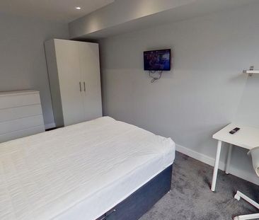 4 bedroom terraced house to rent - Photo 2