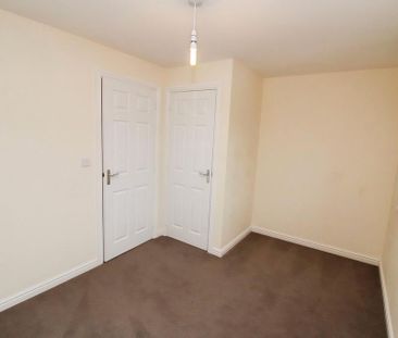 2 bedroom end of terrace house to rent - Photo 4
