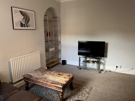 4 bedroom terraced house to rent - Photo 2