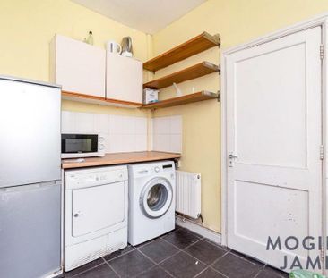 1 bedroom in a house share to rent - Photo 6