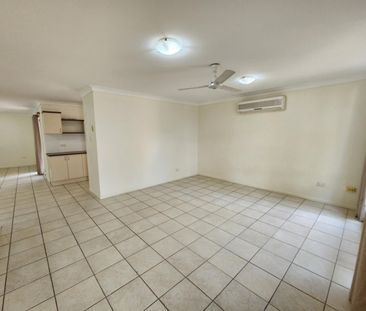 Charming Family Home in the Heart of Kirwan - Photo 6